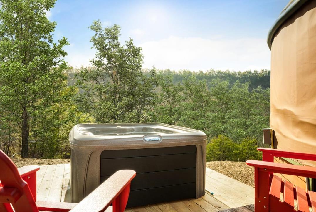 Modern Yurt W River Access, Hot Tub, Wifi & Grill Wardensville Buitenkant foto