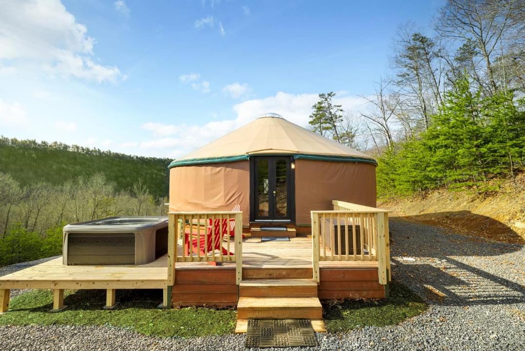 Modern Yurt W River Access, Hot Tub, Wifi & Grill Wardensville Buitenkant foto