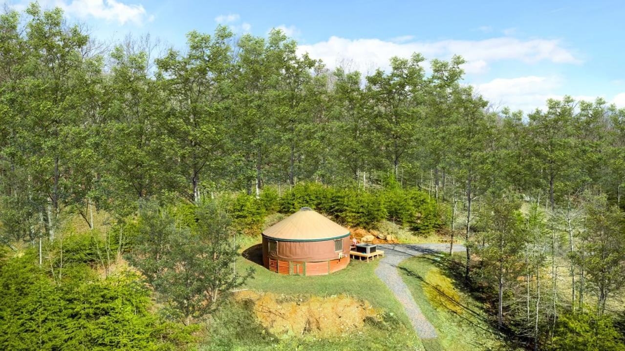 Modern Yurt W River Access, Hot Tub, Wifi & Grill Wardensville Buitenkant foto