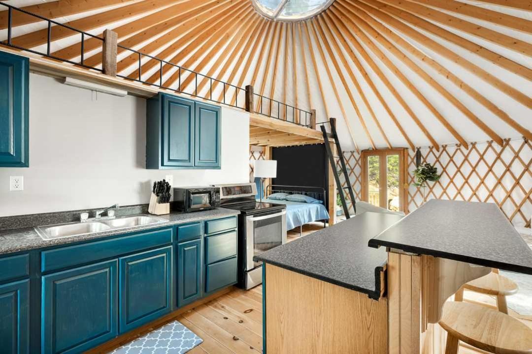Modern Yurt W River Access, Hot Tub, Wifi & Grill Wardensville Buitenkant foto